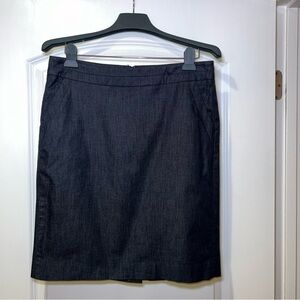 Ann Taylor LOFT Women's Blue Lightweight Knee Length Pencil Skirt. Size 8